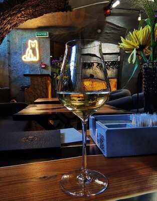 Cats & Wine Гастробар