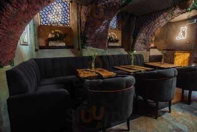 Cats & Wine Гастробар