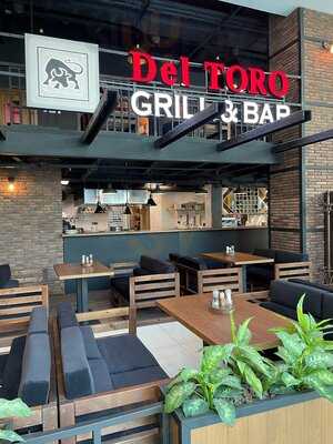 Del Toro Grill&bar