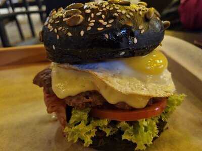 Штефан Бургер