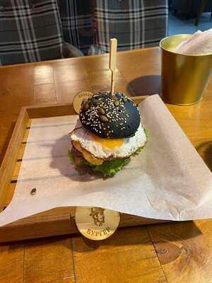 Штефан Бургер