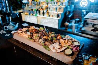 Бар “bq Night”