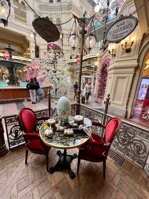 Кафе Пушкинъ у фонтана