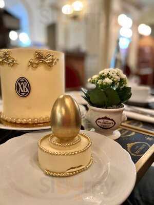 Кафе Пушкинъ у фонтана