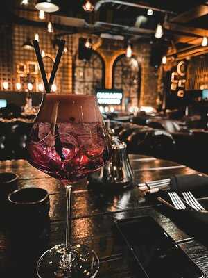 Tangiers Lounge Komenda