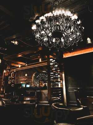 Tangiers Lounge Komenda