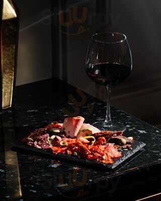 The Lark, ресторан