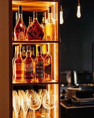 The Lark, ресторан