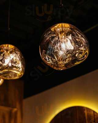 The Lark, ресторан