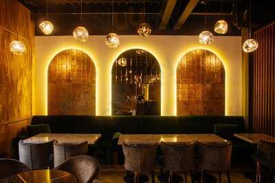 The Lark, ресторан