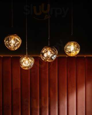 The Lark, ресторан