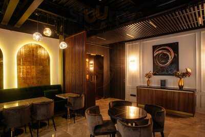 The Lark, ресторан