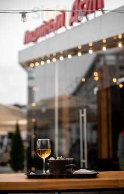 Мидийный Дом