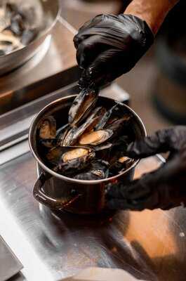 Мидийный Дом