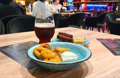 Паб Rootin Tootin