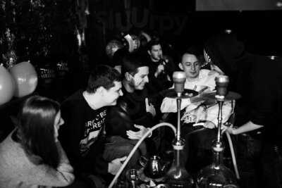 Mid Luna Lounge & Gastro Bar