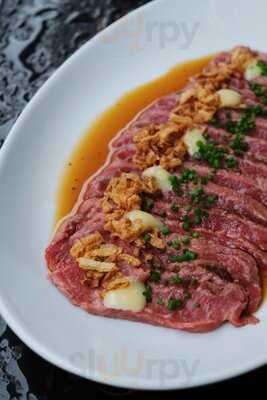 Mo Friends Bar & Dining