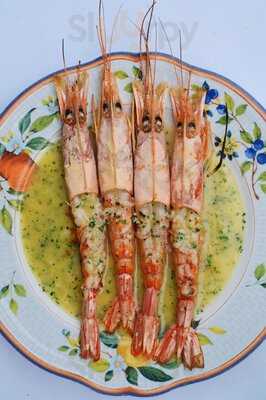 Mo Friends Bar & Dining