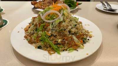 Leo Cafe & Restaurant