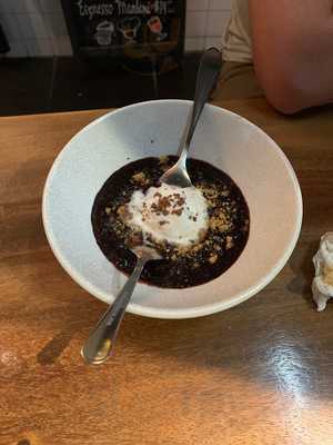 The Wine & Gourmet Friends (wine & Pork Specialist)