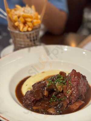 Ginett Restaurant & Wine Bar