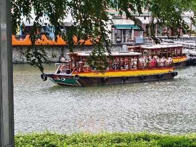 Sque Rotisserie & Alehouse