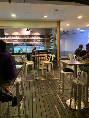 Sque Rotisserie & Alehouse