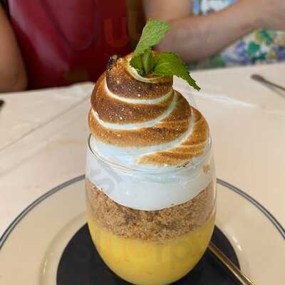 Luke's Oyster Bar & Chop House