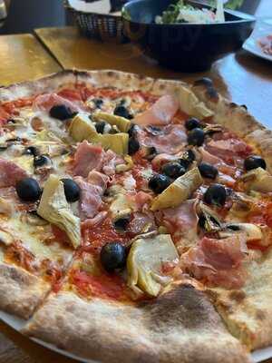 Limoncello Pizza And Grill