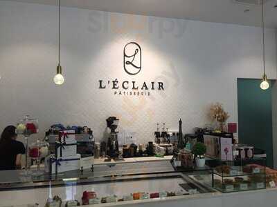 L'eclair Patisserie (cafe)