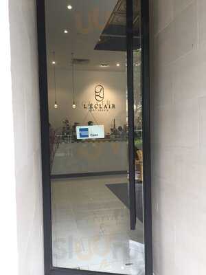 L'eclair Patisserie (cafe)