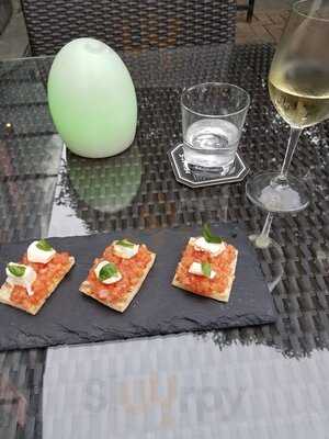 Verre Modern Bistro & Wine Bar