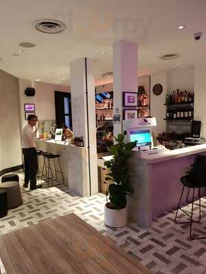 White Label Records & Bar