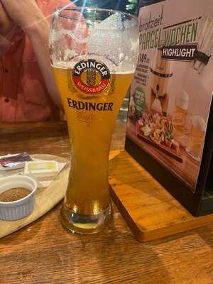 Brotzeit (raffles City)