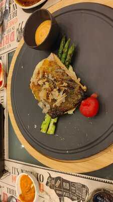 Escape Steakhouse & Poolside Bar