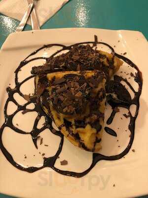 Well Dressed Salad Bar & Cafe