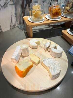 Plate, Carlton City Hotel Singapore