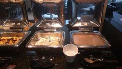 Gorogoro Steamboat & Korean Buffet