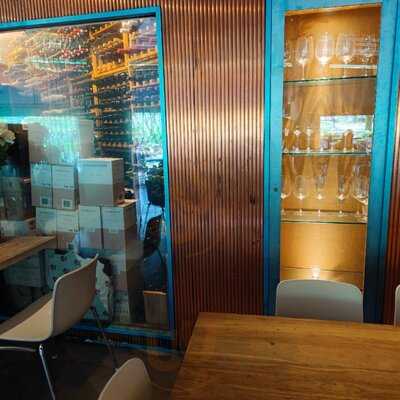 Boomarang Bistro & Bar