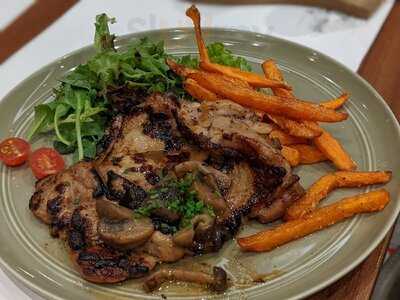 Lighthouse Bistro & Bar