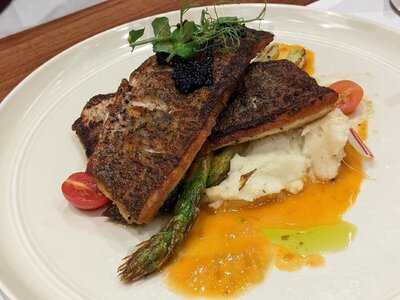 Lighthouse Bistro & Bar