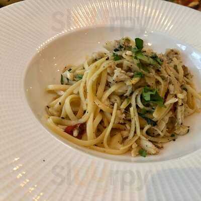 Canopy Garden Dining