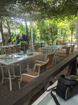 Canopy Garden Dining