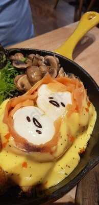 Gudetama Cafe