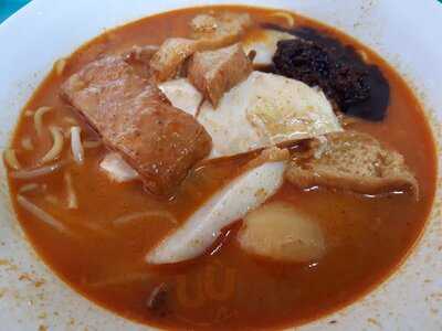 Ah Heng Curry Chicken Bee Hoon Mee