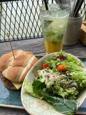 Hans Im Gluck German Burgergrill