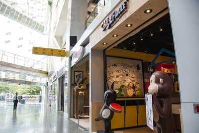 Cat & The Fiddle (clarke Quay Central)