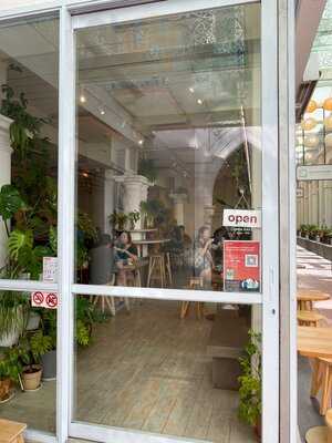 The Glasshouse: Specialty Coffee And Toast Bar