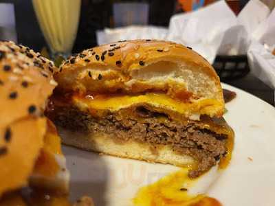 Fatpapas Burgers And Shakes