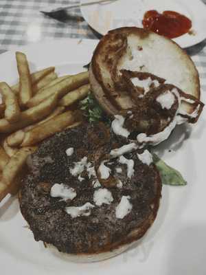 Fatpapas Burgers And Shakes